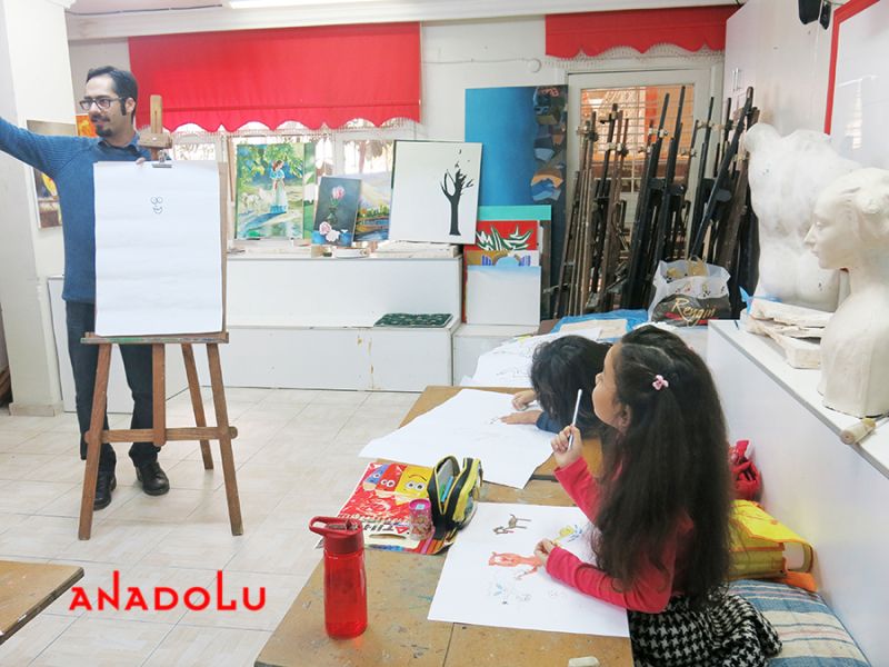 İstanbul Çocuklar İçin Karikatür Eğitimleri Devam Ediyor