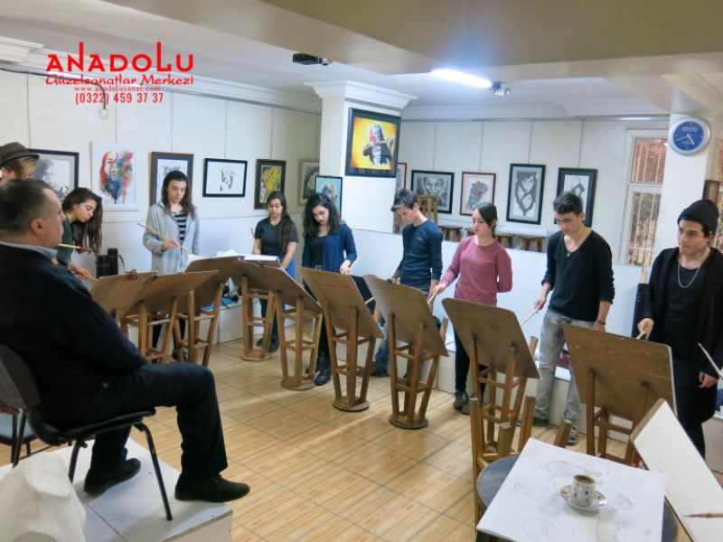 Anadolu Güzel Sanatlar Çizim Dersinde İstanbul