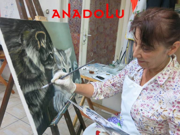 Yağlı boya Kedi Resmi Yapan Kadın Çizimi İstanbul
